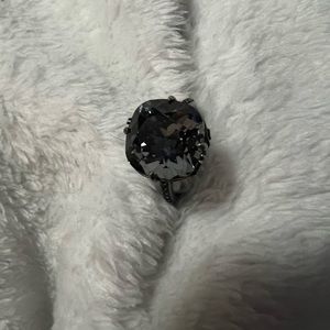 Fragrant jewels black crystal ring
